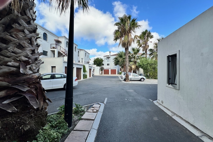 1 Bedroom Property for Sale in Parklands Western Cape